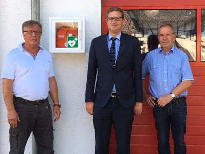 Bild vergr��ern: Ein weiterer Defibrillator f�r Borgholz