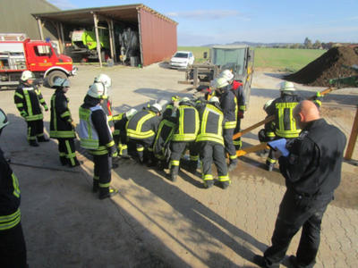 Bild vergr��ern: �bungstag der Freiwilligen Feuerwehr der Orgelstadt Borgentreich