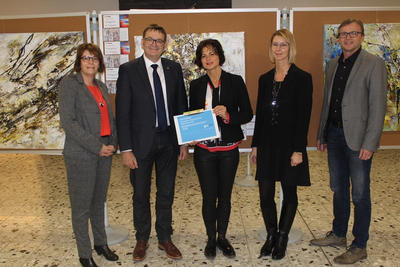Bild vergr��ern: Von links: Ute Ledebur, gpaNRW, B�rgermeister Rainer Rauch, Doris Kr�ger, gpaNRW, Anika Wolff, gpaNRW, K�mmerer Christof Derenthal