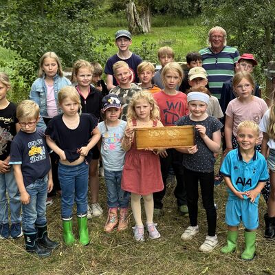 Bild vergr&ouml;&szlig;ern: Besuch der Bienen im Liebestal