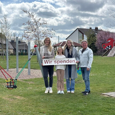 Neue Schaukel f&uuml;r den generationenspielplatz