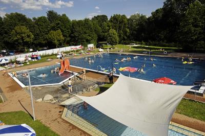 Bild vergr��ern: Freibad Borgentreich