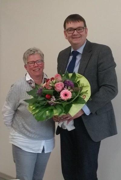 Bild vergr��ern: Martina Queren und B�rgermeister Rainer Rauch